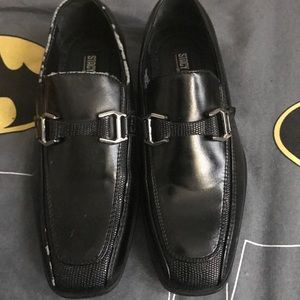 Dress shoes
